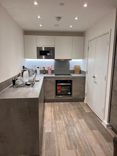 Gascoigne Apartment | Wharf Side One Bed Apartment