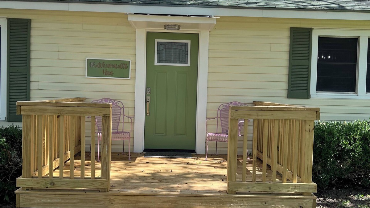 Shiner House | Whatchamacallit Haus, Downtown Shiner House
