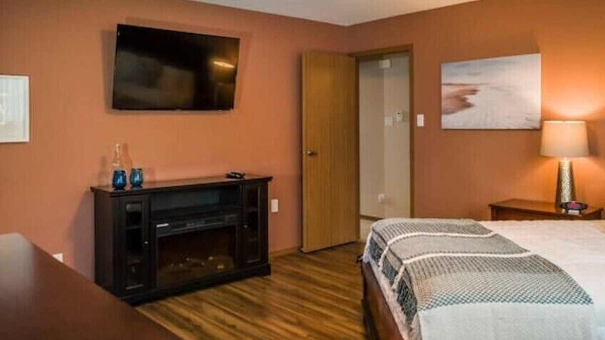 Brandon Condo | Wheat City Retreat