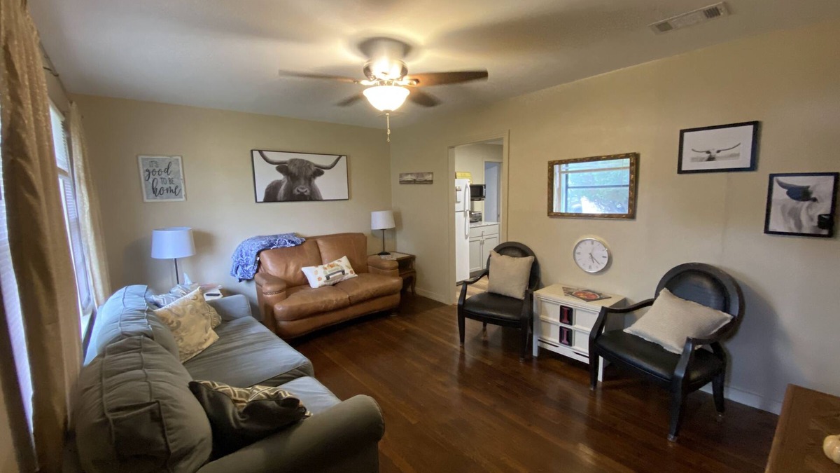 Amarillo House | Wheeler Country Vibe Home- Fairgrounds 1.6 miles - Downtown 3.3 miles