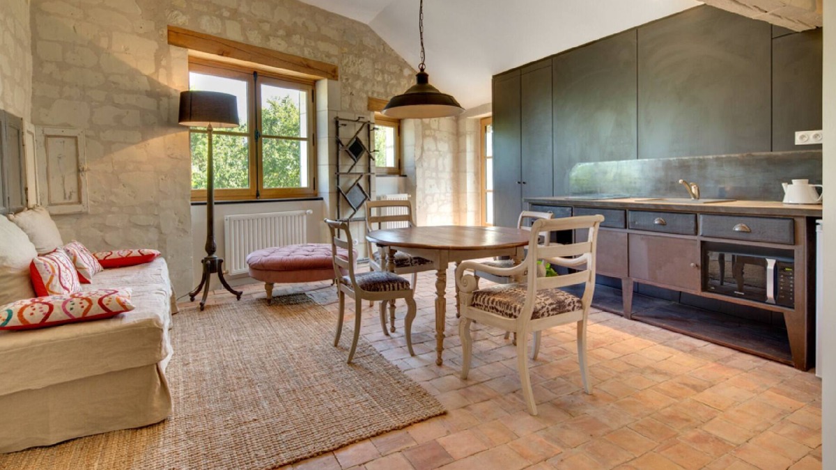 Candes-Saint-Martin House | When heritage, art and well-being meet
