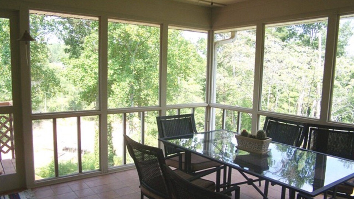 Gainesville House | "Where Fun And Luxury Mingle" Hot Tub, Tiki Bar, Quiet Cove on the water