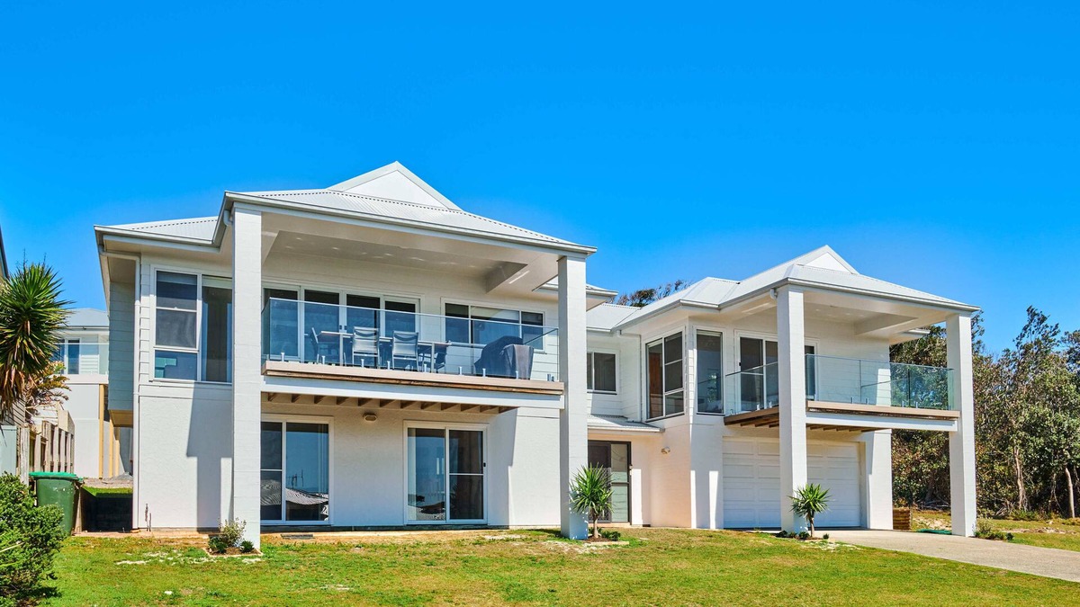Crowdy Head House | Where you feel the breeze on your face and the sand on your feet in Crowdy