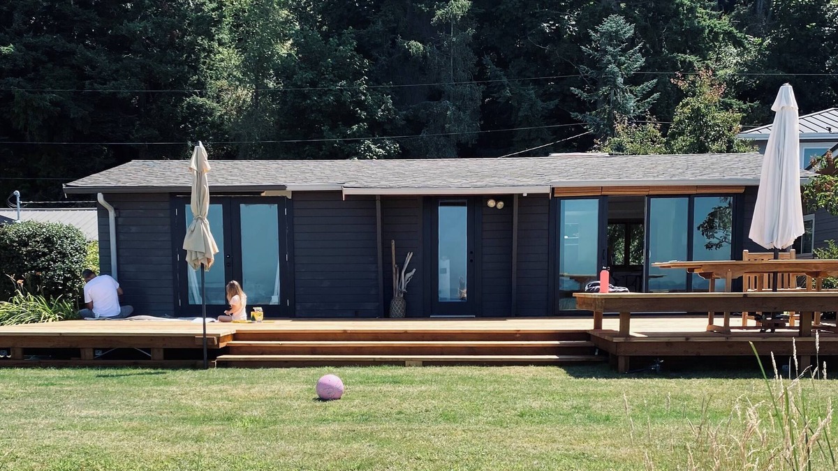 Freeland Cabin | Whidbey Island Beachfront Cabin No-Bank Sandy Beach + Sunset Views