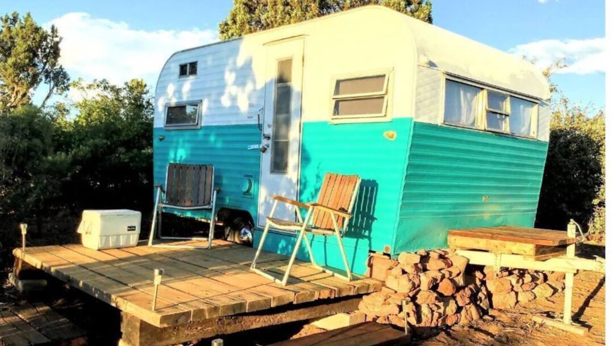 Monticello Apartment | While not a hotel, the Feather Trailer provides a relaxed, peaceful retreat in nature with the warmth and convenience you need for a memorable outdoor getaway.