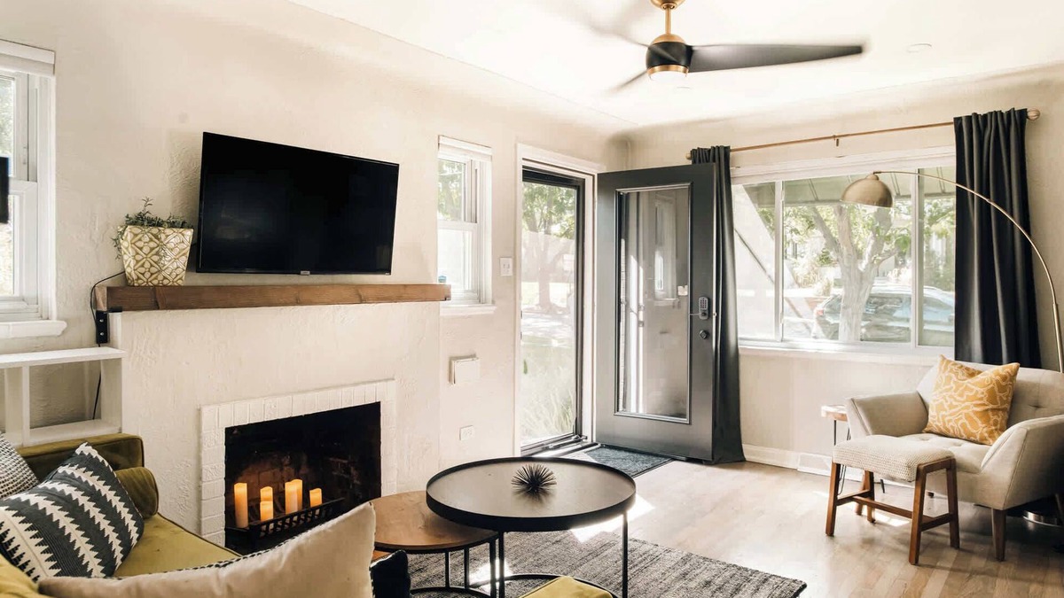 Congress Park House | Whimsical Escape - Near Botanic Gardens & Zoo