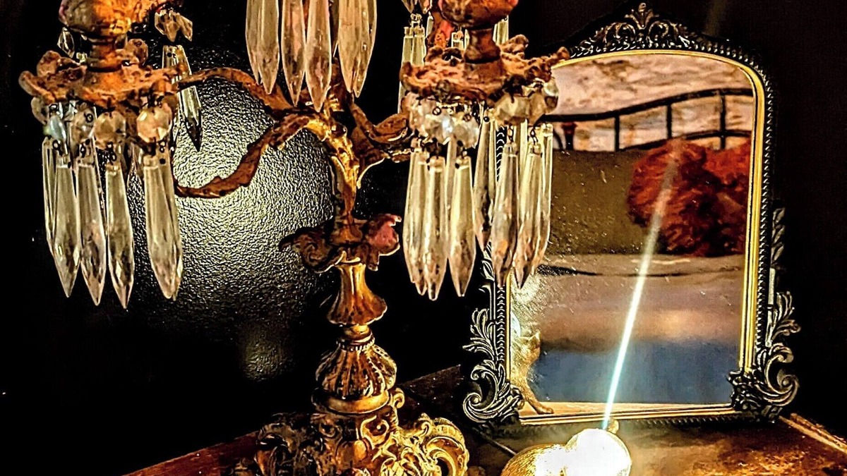 Saint John Apartment | Whimsical Witch's Coven in the heart of Uptown Saint John (Free Parking!)