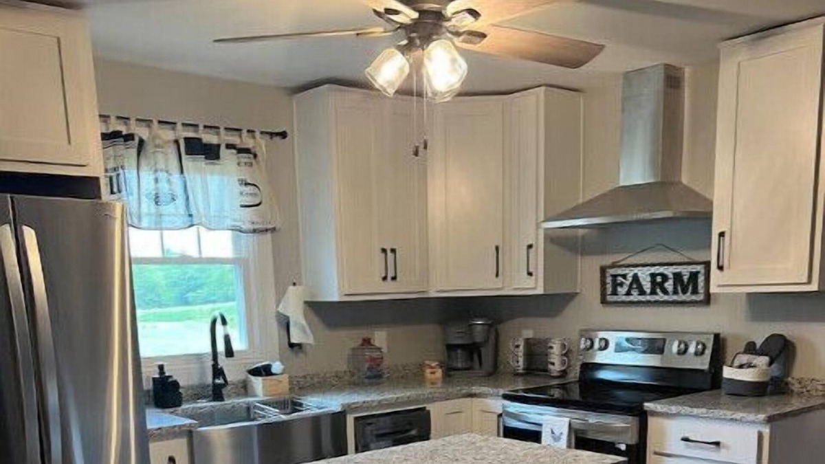 Manitou House | Whippoorwill Farmhouse Madisonville Ky