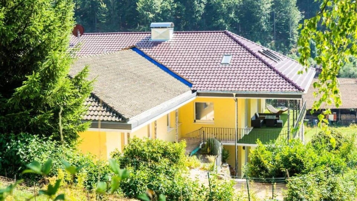 Baiersbronn House | Whirlpool, billiards, sauna! Vacation cottage Lacher