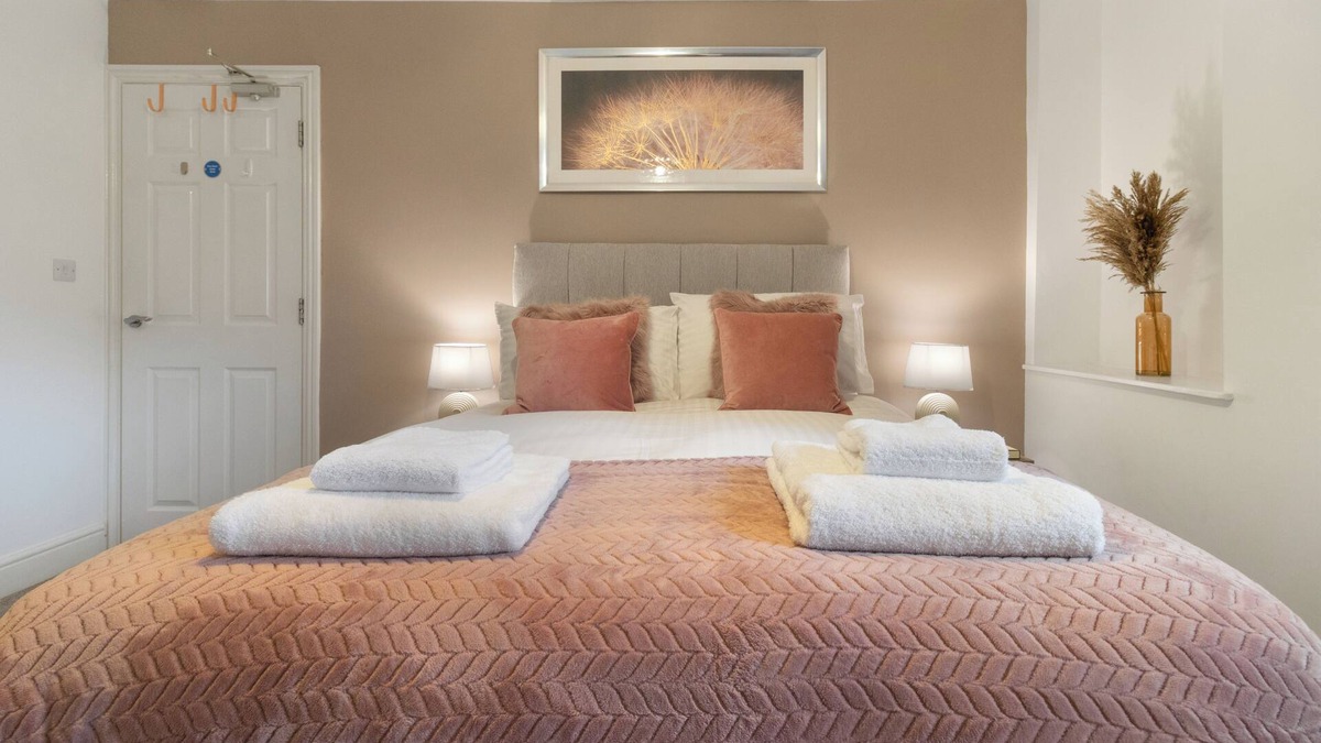 Pontrilas Apartment | WhiskAwayStays Jenkins House Apartment 1