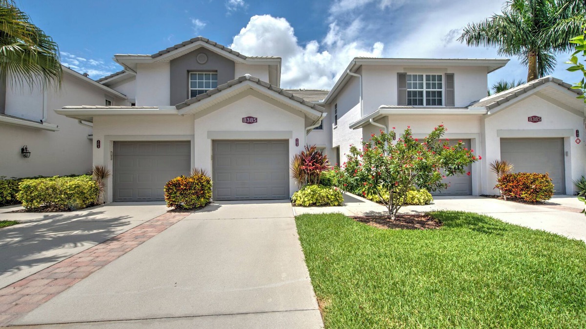 Whisper Trace Condo | Whisper Trace at Fiddlers Creek - 2 Bedroom Coach Home.
