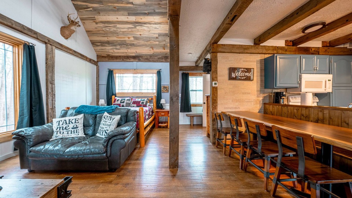 Schnellville House | Whispering Pines Cabin at Patoka Lake