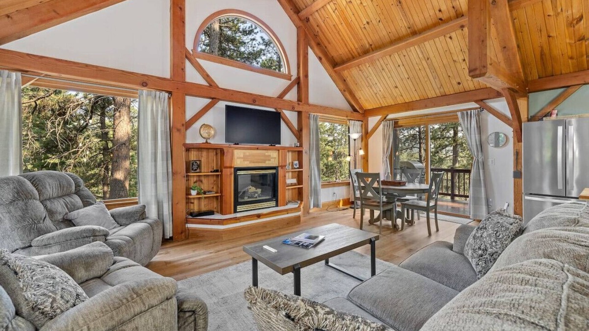 Rimrock Apartment | Whispering Pines Cabin