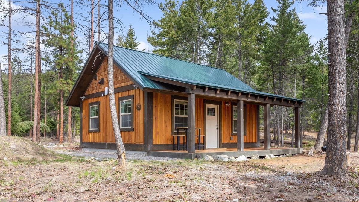 Lakeside Cabin | Whispering Pines, Flathead Lake Rental Cabins