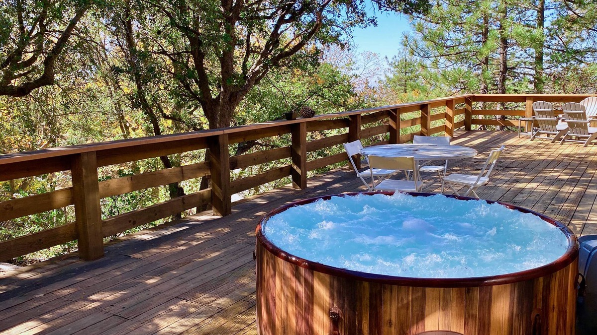 Idyllwild House | Whispering Ridge Cabin with Spa & Mountain Bliss