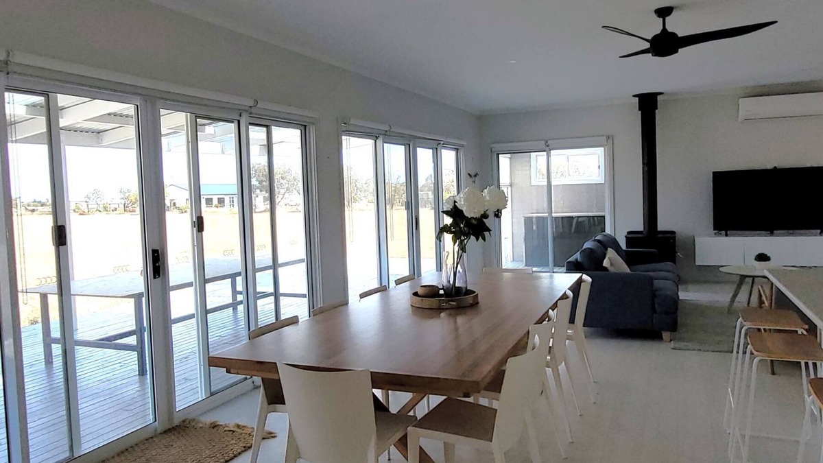 Port Victoria House | Whispering Winds, Port Victoria