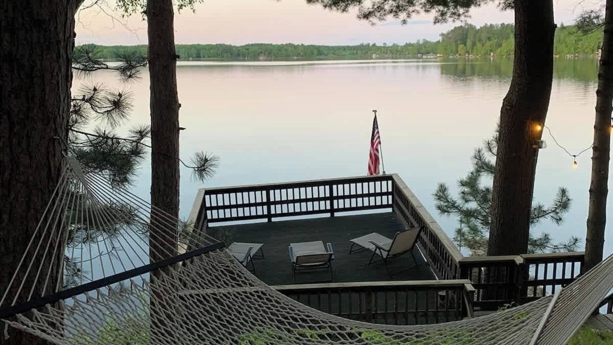 Sturgeon Lake Cabin | WhisperingPines on Sand Lake! SAUNA-GOLF-Fish-SWIM- Outdoor Pizza Oven