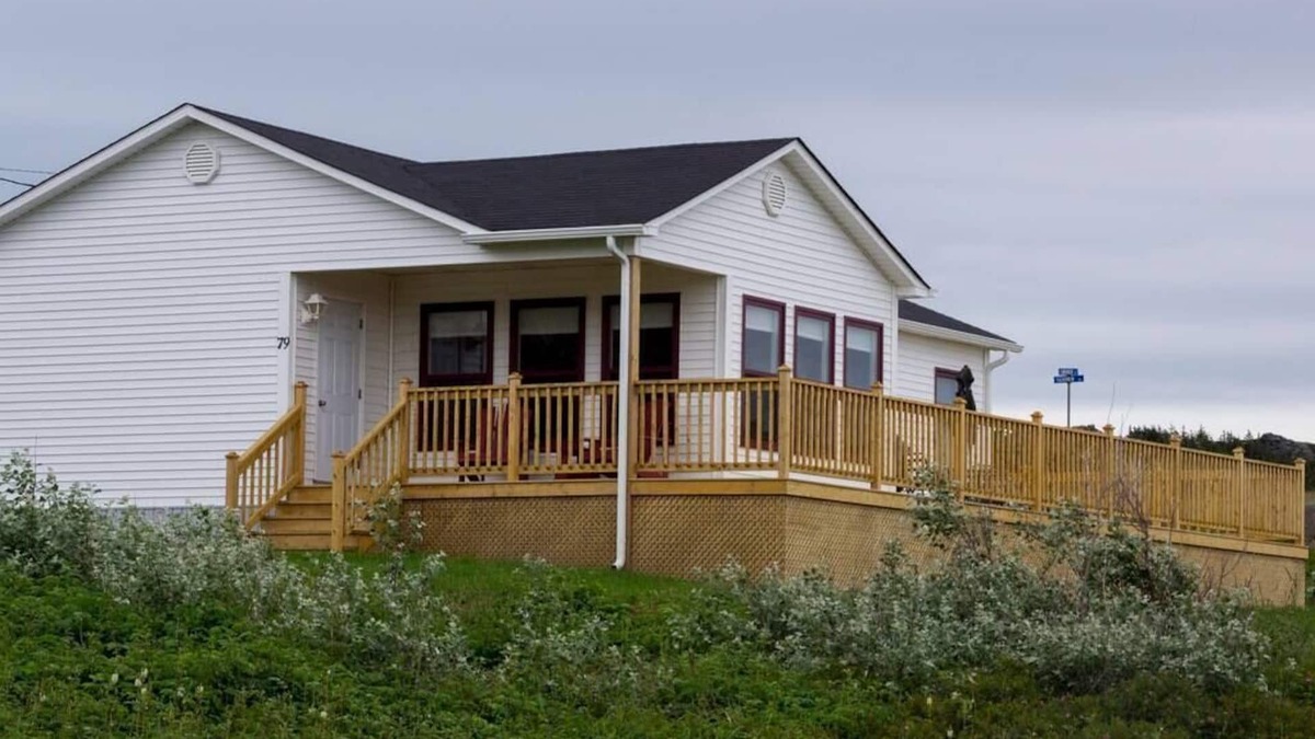 Newfoundland House | Whistler's View Summa