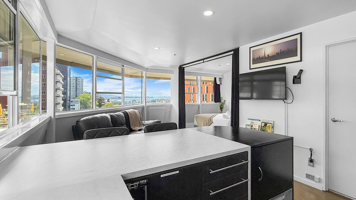 Grafton Apartment | Whitaker Wish | Spacious, City Apt with Sea View