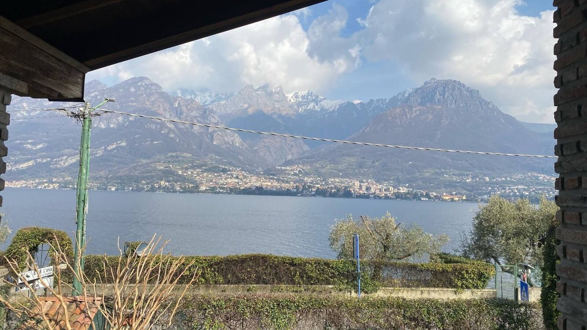Oliveto Lario House | White Beach House - Lake View Room