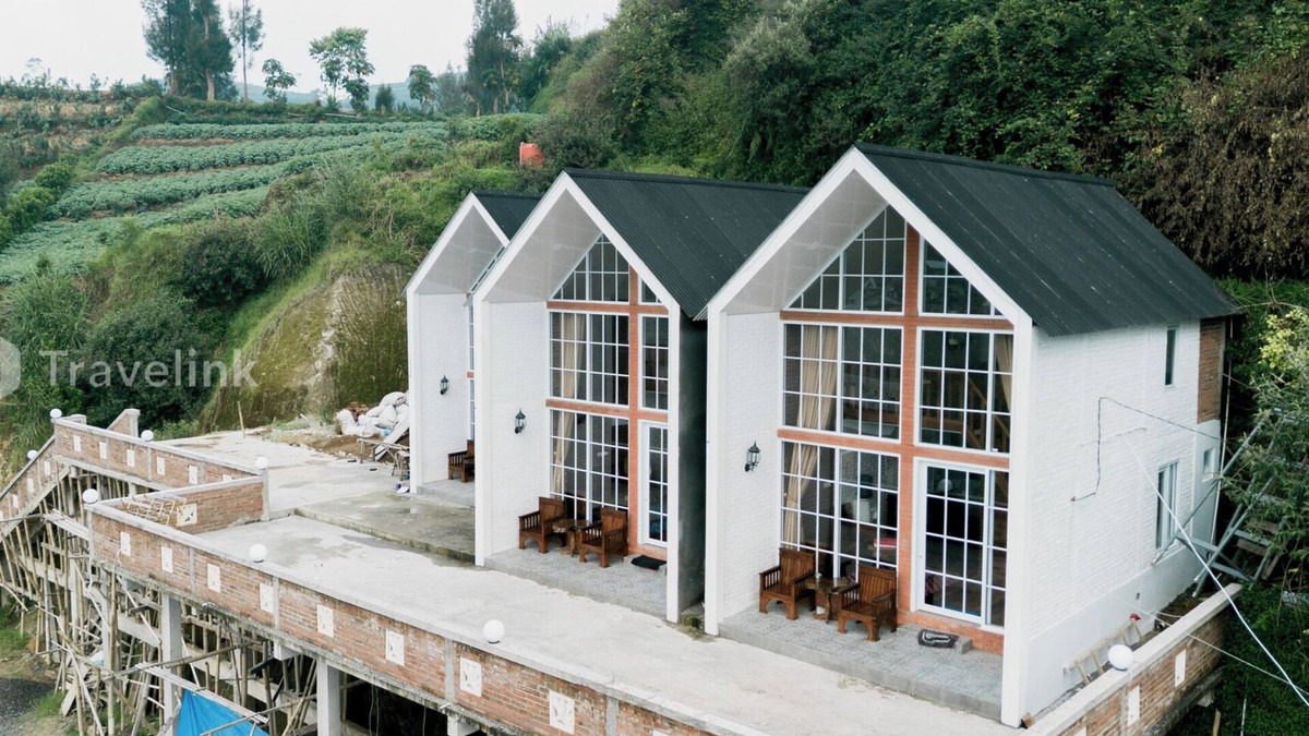 Kejajar Cottage | White Cabin By Travelink