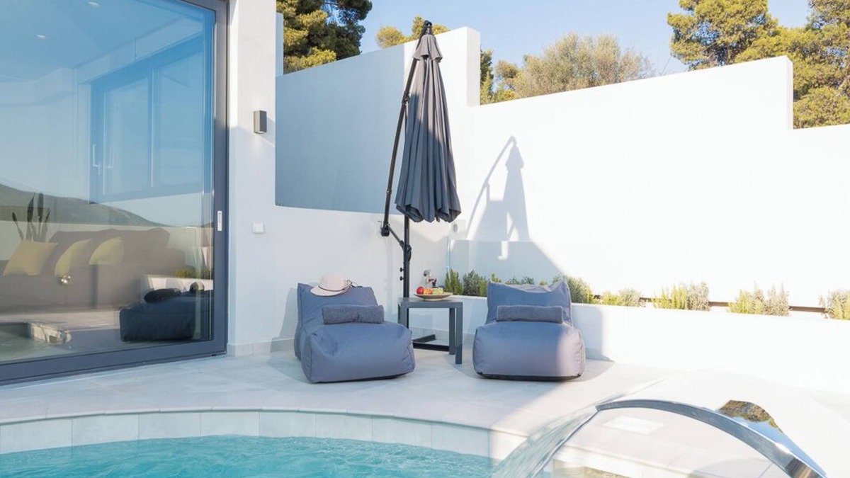 Porto Rafti House | White Cliff Luxury Suites