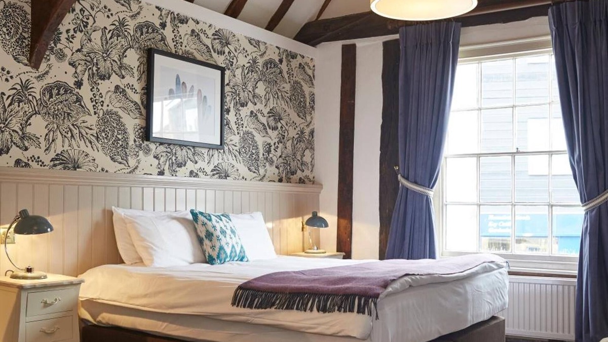Coggeshall Hotel | White Hart Hotel by Greene King Inns