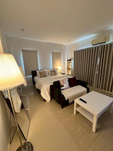 Chanthaburi House | White Haven - Homestay for Ladies, Couple, Family