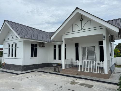 Bawah House | White House Homestay Langkawi Village & Paddy Views