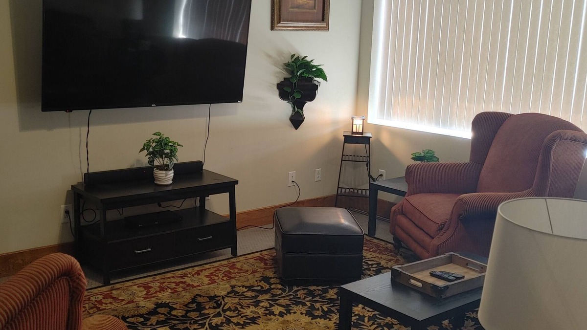 Brookfield Apartment | White House Lodge-Main Street Executive Apartment