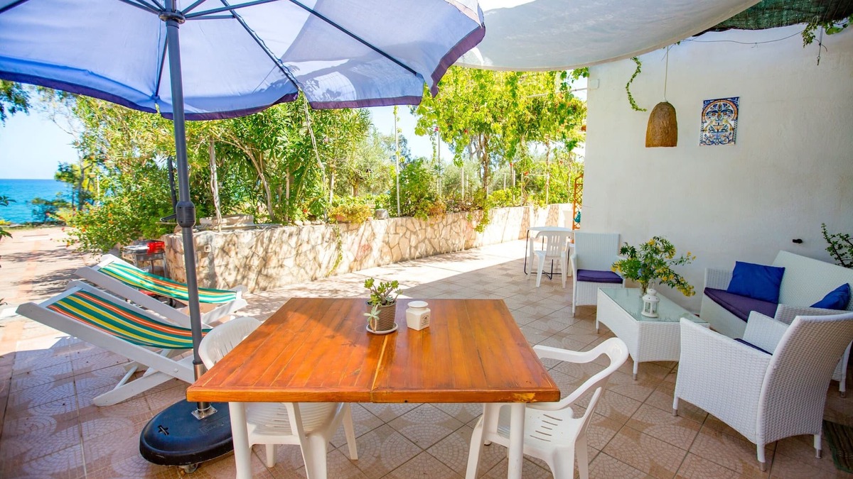 Pollina Apartment | White House "Rais Gerbi" apartment "Gerbi" in sea villa near Cefalù