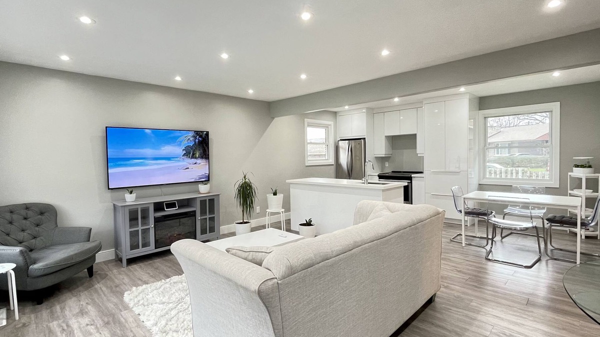Glenridge House | White House Suite - Sleeps 4