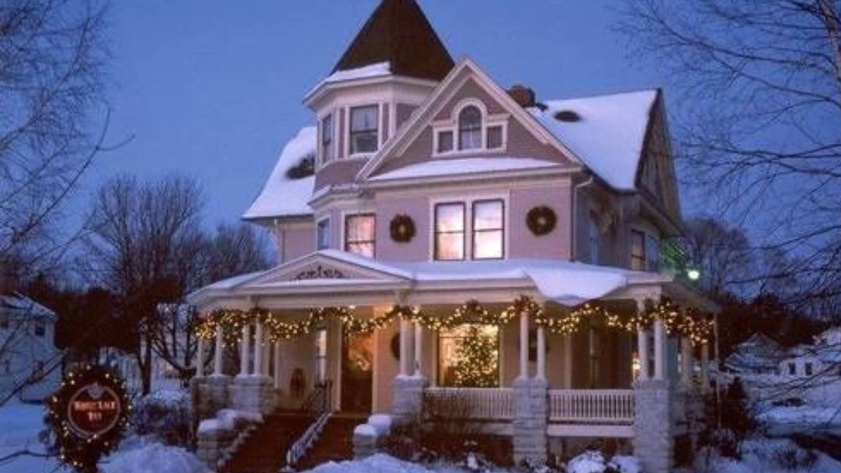 Sturgeon Bay Bed & Breakfast | White Lace Inn