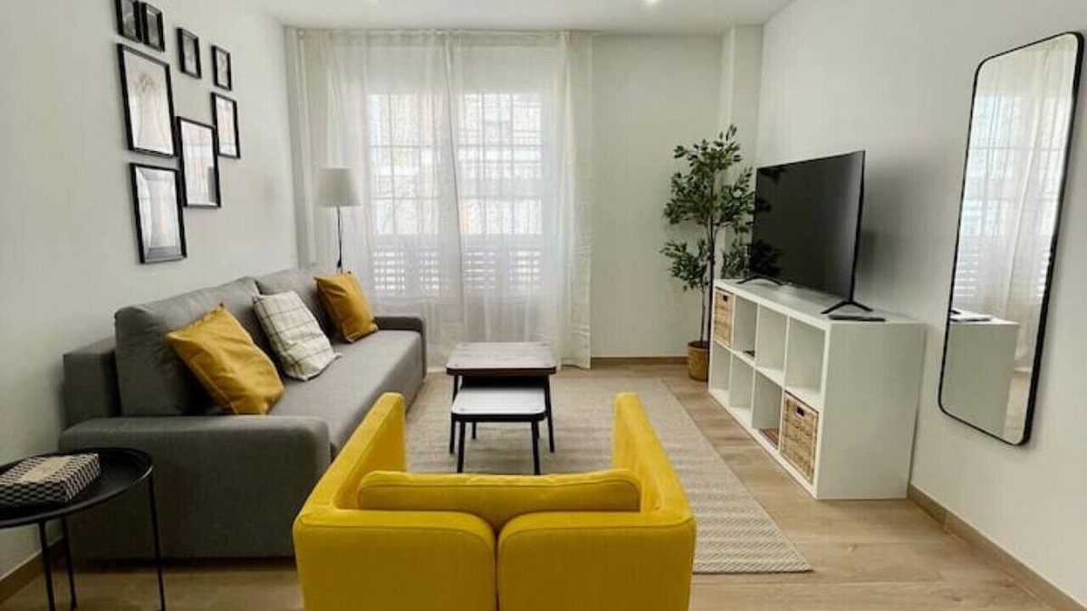 Godella Apartment | White Lily Apartment