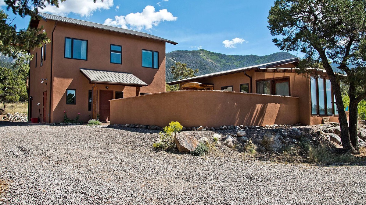 Baca Grande House | White Lotus House - 2 BR, 2.5 Bath Luxury Sanctuary in Crestone, Colorado