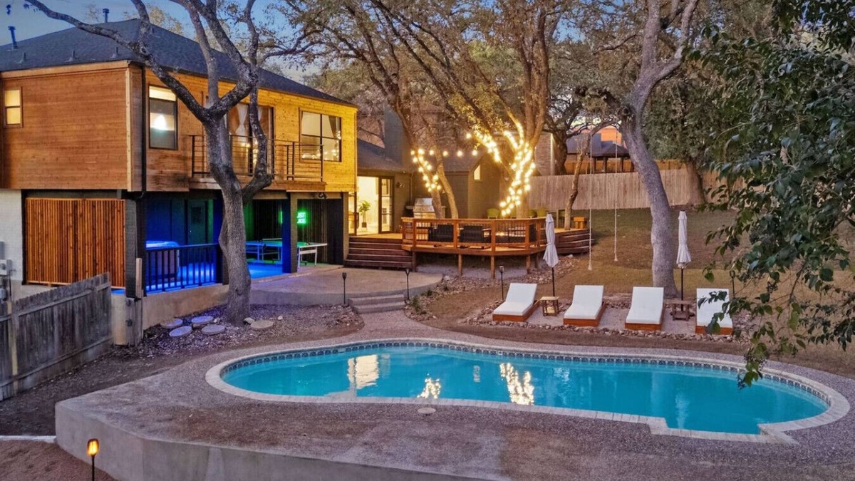 Wetmore House | White Lotus | Pool+ Hot Tub +Mini Golf +Sleeps 16+