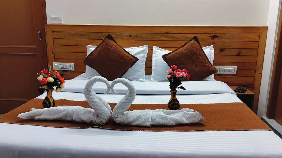 Bhagsu Nag Hotel | White Mountain By Hill Hikers