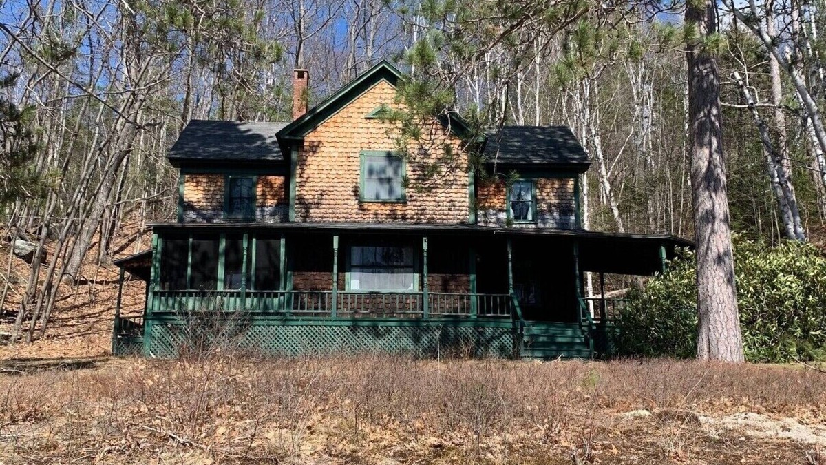 Shelburne Cottage | White Mountain Cottage, Birchcliff