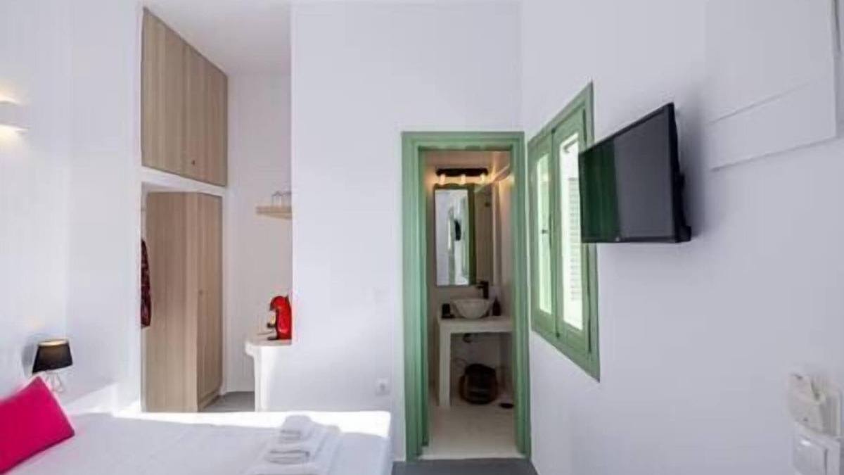 Pyrgos Apartment | White Orchid Studio with Sea and Mountain View