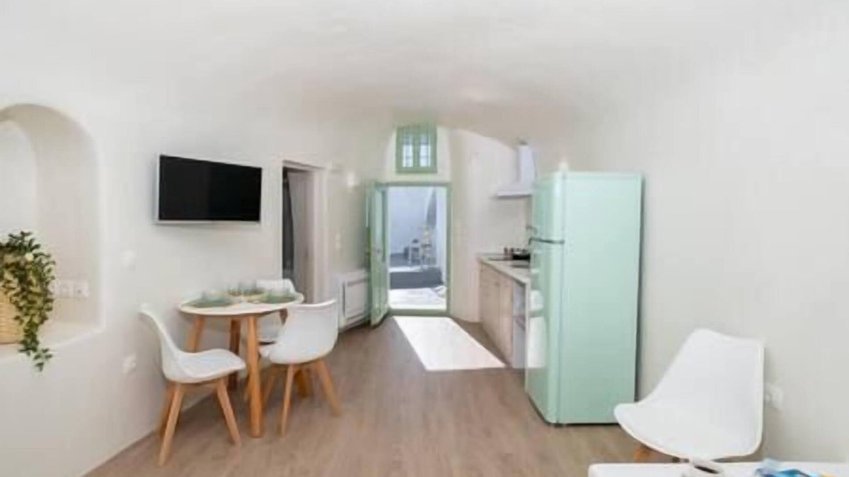 Pyrgos House | White Orchid Cave House