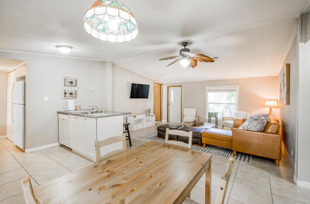 Key Largo Village House | White Palm
