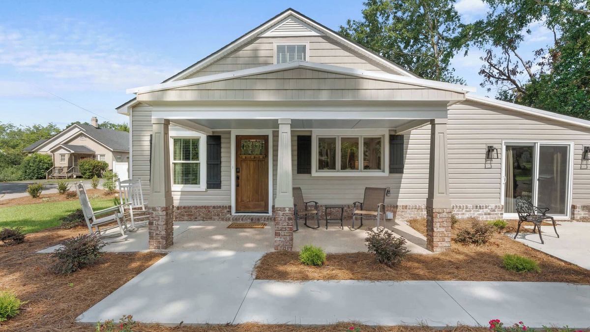 Statesboro House | White Pine Cottage - Close to the Blue Mile!