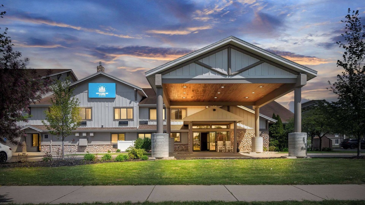 Holland Hotel | White Pines Inn & Suites