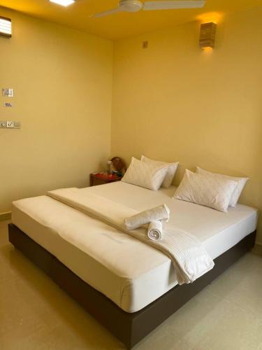 Maamigili Hotel | White Sand Inn
