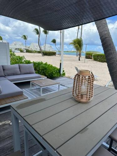 Nettle Bay House | White Sand, Splendid 1 bedroom beachfront, Nettle Bay Beach Club