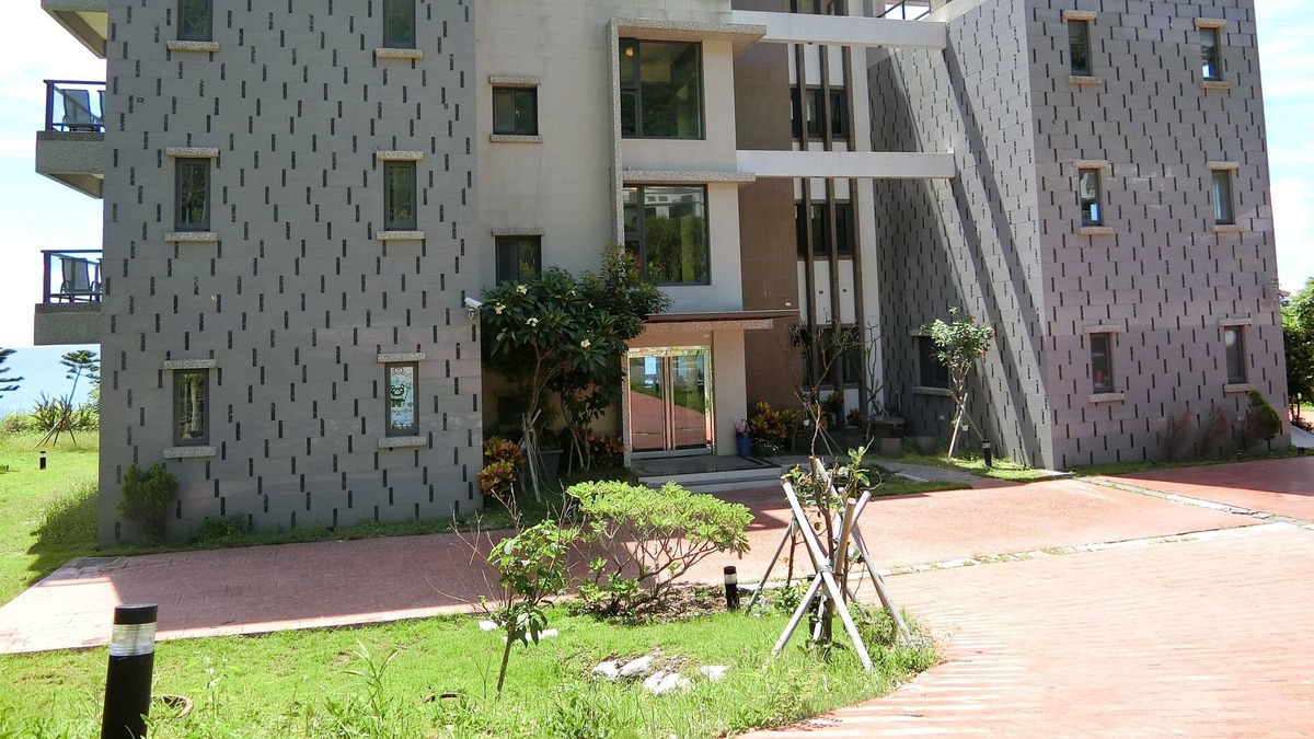 Shoufeng House | White Spray B&B