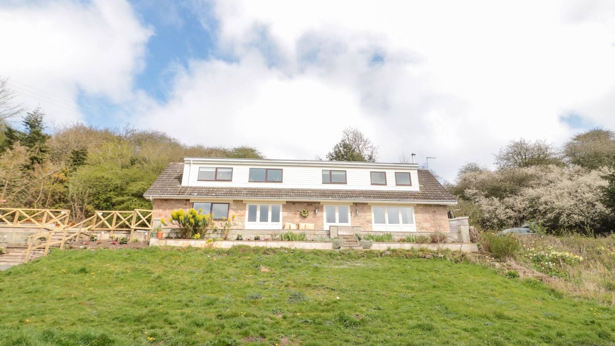 Berwick-upon-Tweed House | WHITEADDER BANK, pet friendly, with open fire in Berwick-Upon-Tweed