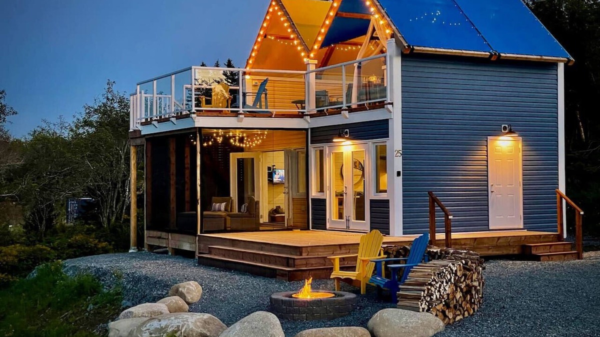 Lower LaHave House | Whitecaps Cabana for Couples