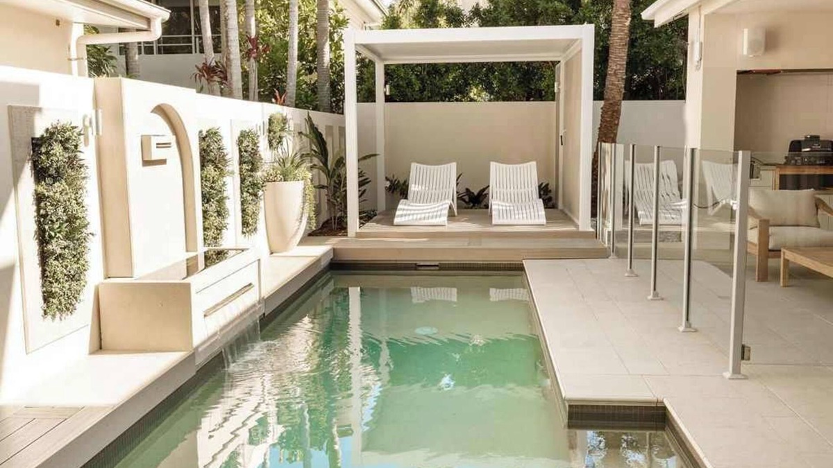 Yaroomba House | Whitehaven ~ 100m to Beach + Private Pool