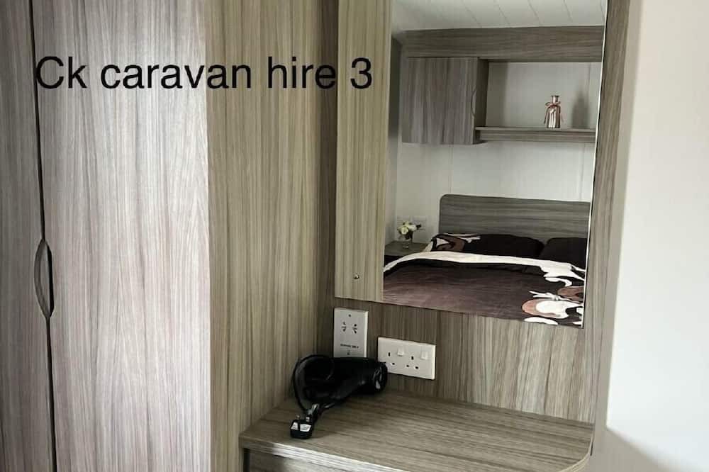 Towyn Cottage | WHITEHOUSE LEISURE PARK - HOLIDAY ACCOMMODATION 19055 in Towyn